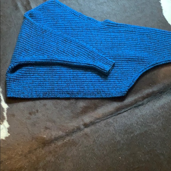 Sweater Time - Picture 3 of 4